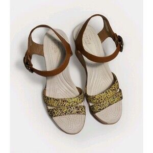 CROCS Leigh II Women’s Ankle Strap Buckle Platform Wedge Heel Sandals Size 7